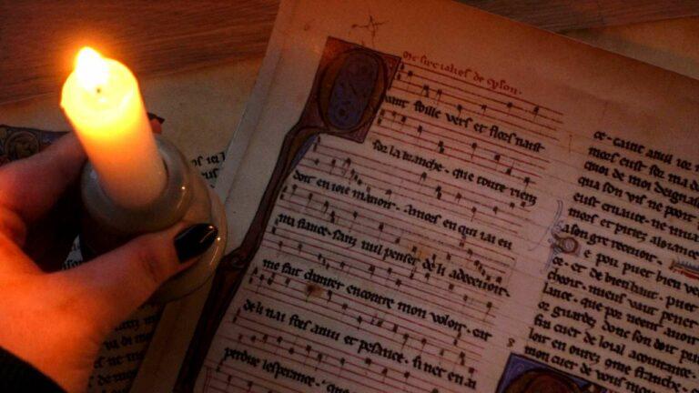 Medieval Troubadours: Courtly Love, Poetry, and Christmas Feasting