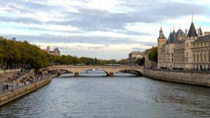 view of the Seine and the Conciergerie in Paris