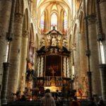 A Story of Feminine Strength: Eric-Emmanuel Schmitt’s Three Women in a Mirror