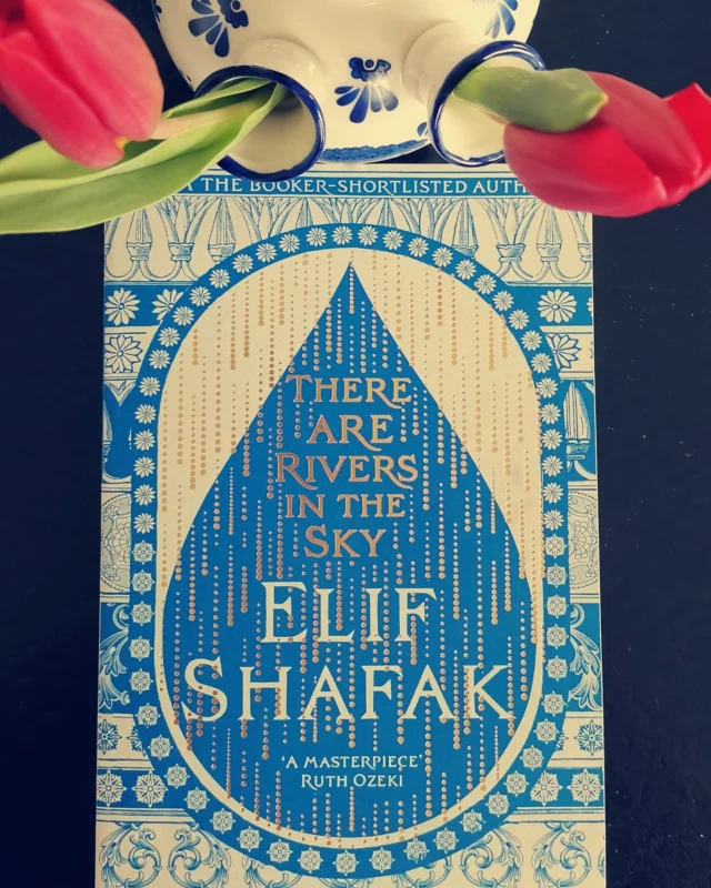 Elif Shafak's Mesopotamia tastes of ripe fruit and salty tears, of bonds that never disappear and of freedom gained through courage.
My latest article and podcast episode are inspired by this powerful novel that has enraptured me, I highly recommend you begin with the audio version and then explore the written article.
Links to everything are on my stories and in my bio as always 💙
.
.
.
#ritualofreading #elifşafak #mesopotamia #lamassu #babylon #lapislazuli #booksofinstagram #bookish #bibliophile #inspiredlife #travelforculture #readersofinstagram