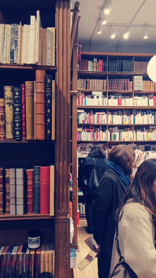 A reel in honour of today's podcast episode, an immersive stroll through Paris to enjoy my favourite bookshops in town. Have a listen at The Ritual of Reading Podcast on Spotify / ApplePodcasts / AmazonMusic or on my website (link in bio) 🗼
.
.
.
#bookstagrammers #ritualofreading #bookshoplife #parisianlife #discovertheworld #readforlife #artistdate #morningmotivation #lovetoreadbooks